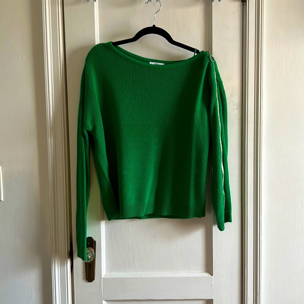 Emerald green sweater with sleeve zipper detail